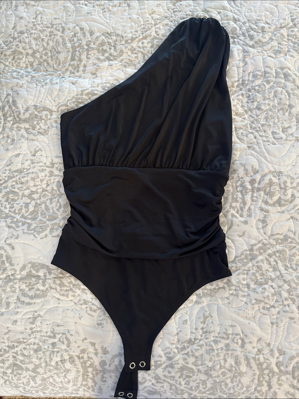 Black One-Shoulder Women’s Thong Bodysuit by Express XS